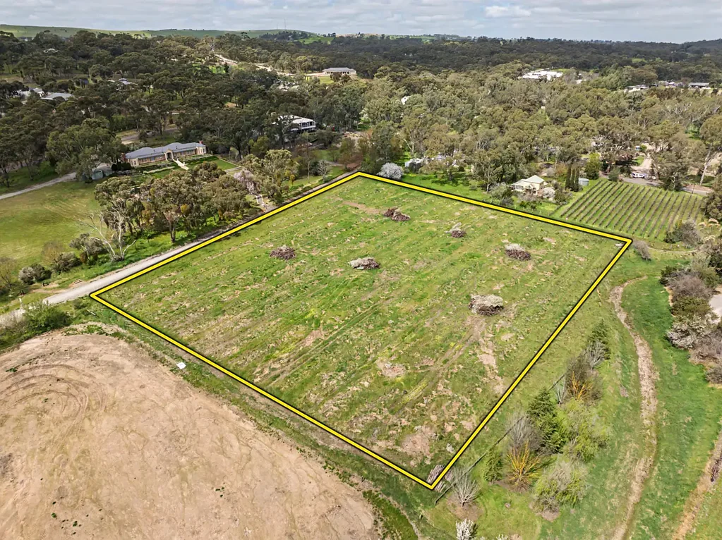 Clare Multiple Possibilities on Main North Road!