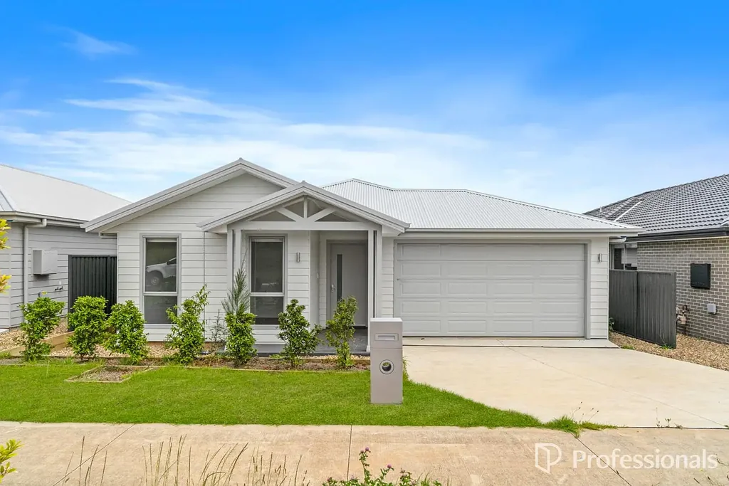 16 Walter Street, Thirlmere, NSW 2572