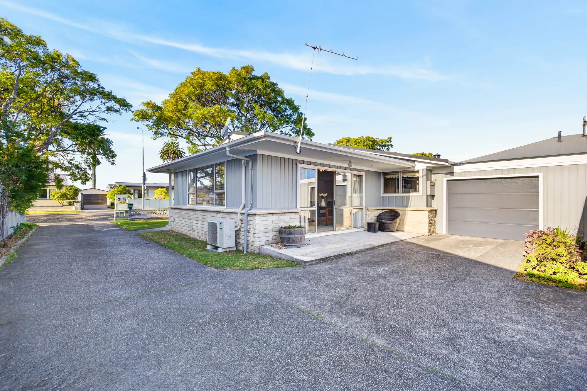 Napier South 2房  Must Be Sold