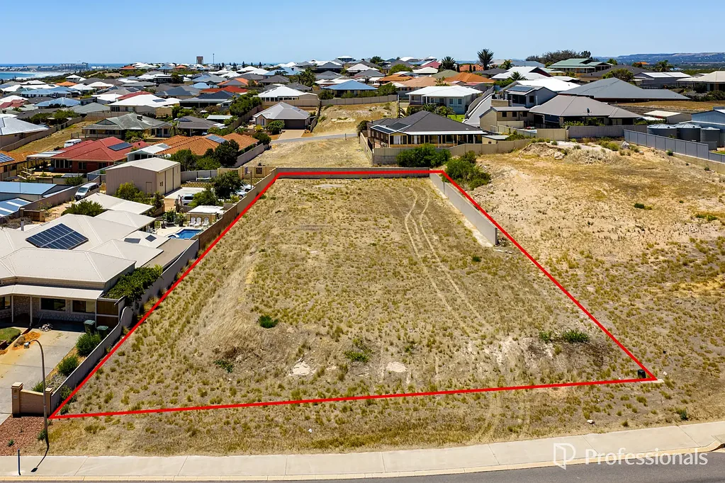 17 Eakins Crescent, Wandina, WA 6530