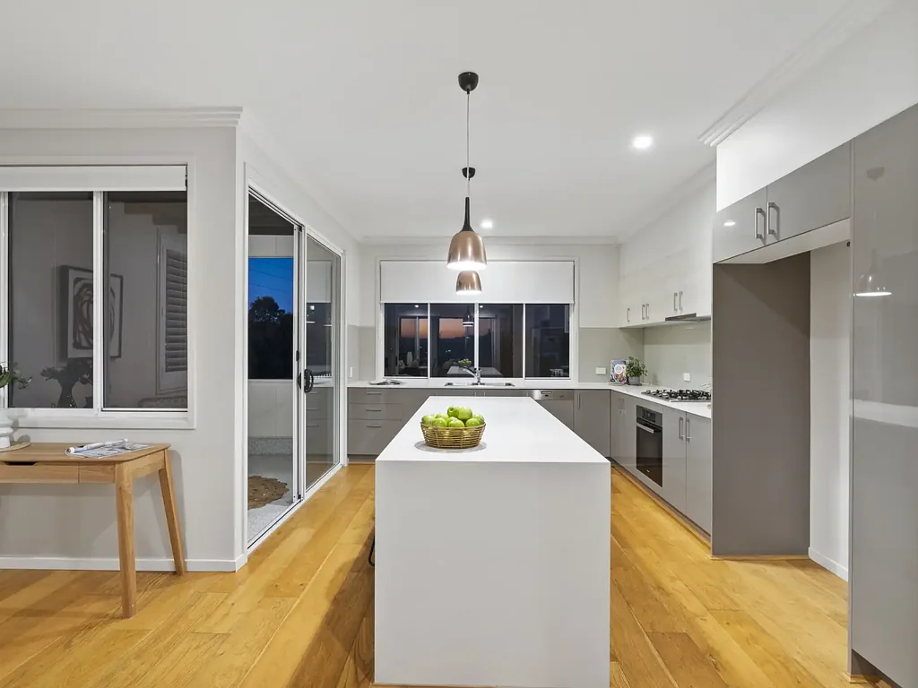 EXECUTIVE TOWNHOUSE LIVING WITH CITY VIEWS IN PARK HILL ESTATE