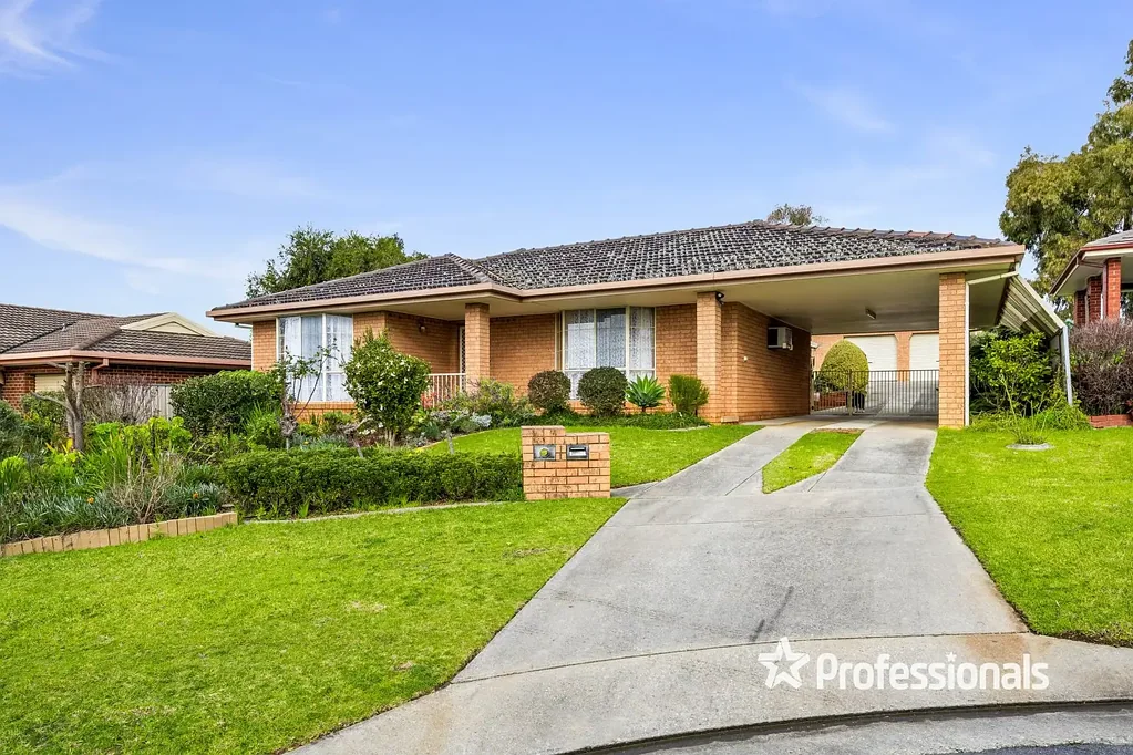 FAMILY HOME IN QUIET COURT LOCATION