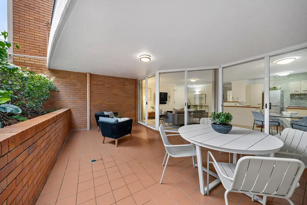 Toowong 2બેડરૂમ 2-2-2 in Prime Toowong Position