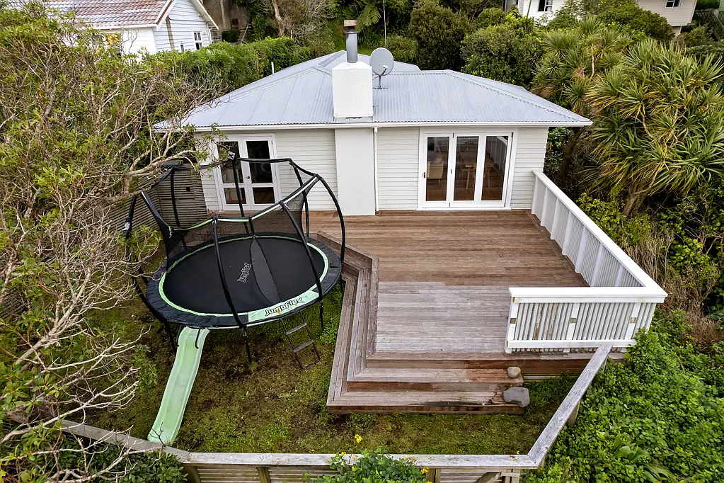 Wadestown 3 Bedroom AN ABSOLUTE WINNER IN WADESTOWN!