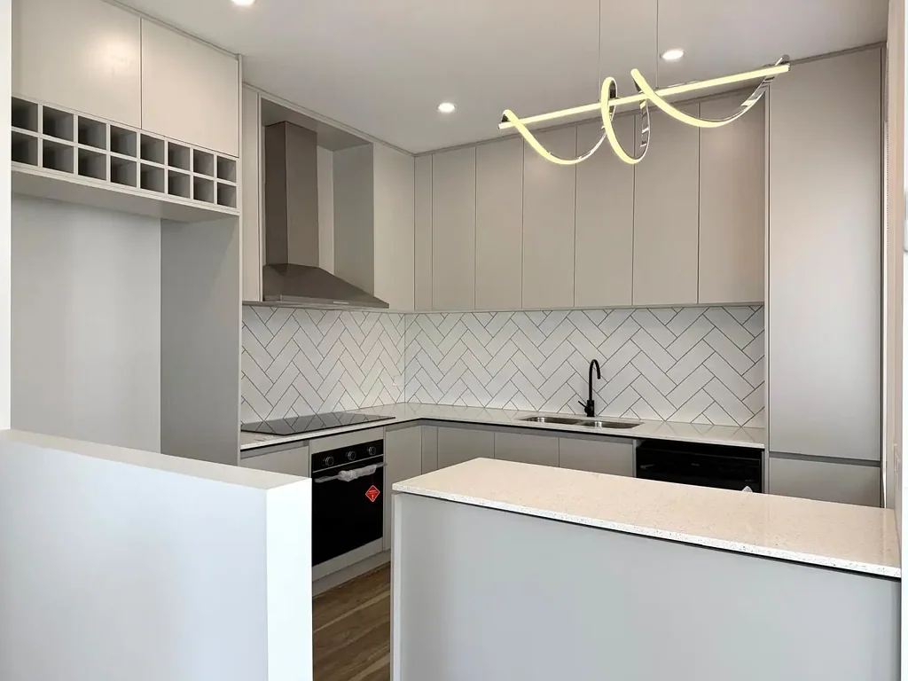 CONVENIENT, MODERN AND LOW MAINTENANCE LIVING!