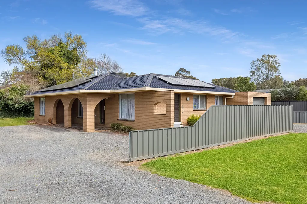 Wedderburn 2 Bedroom COUNTRY LIVING MADE EASY - A BEAUTIFULLY PRESENTED HOME, READ TO MOVE STRAIGHT IN!