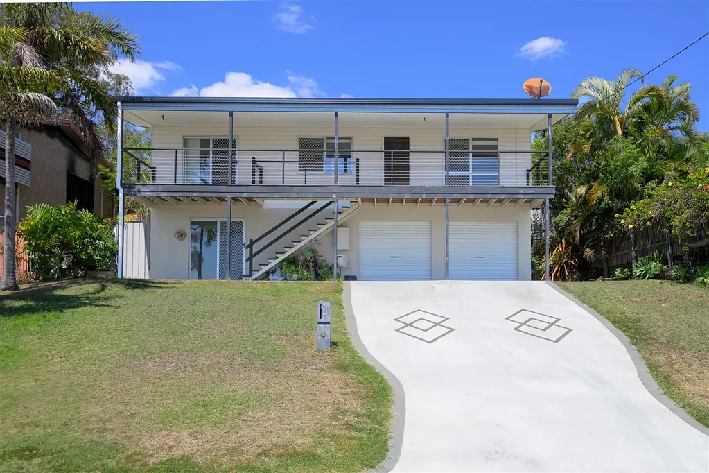27 Crest Avenue, Boyne Island, QLD 4680