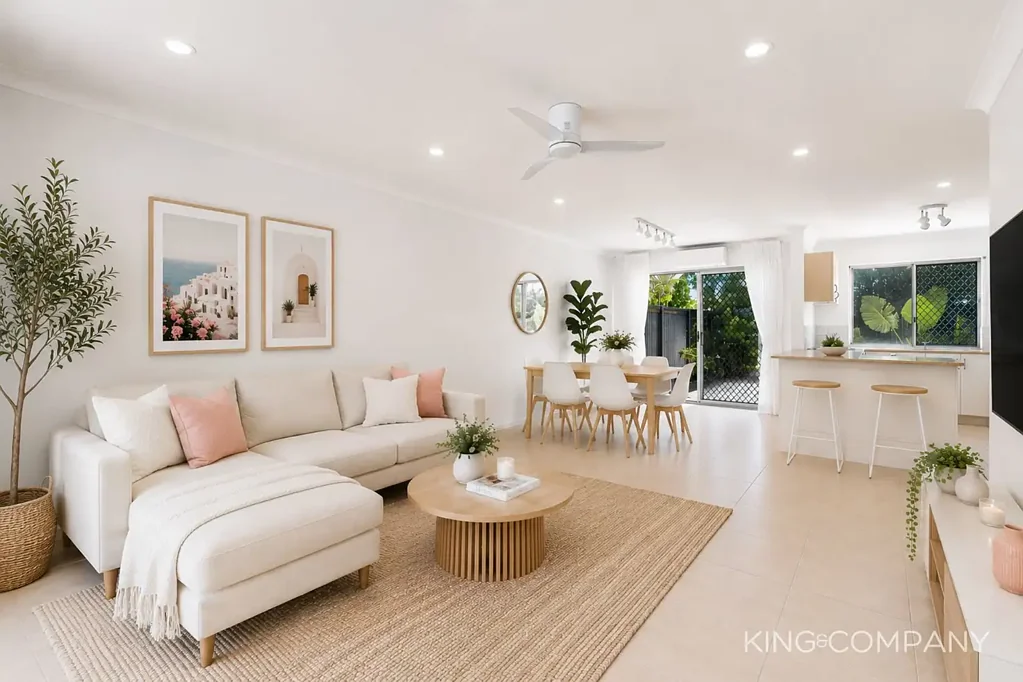Loganlea 3房 转角联排别墅 私密邻居少 太阳能发电 特斯拉充电 安全社区门禁 舒适实用低维护 采光充足户外私密 KING&COMPANY.