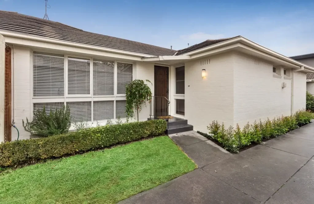 Stylish Villa in Blue-Chip Scotch Hill Location