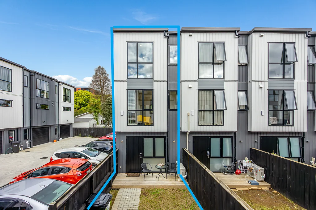 4/12 Highbury Street, Avondale, Auckland City, Auckland