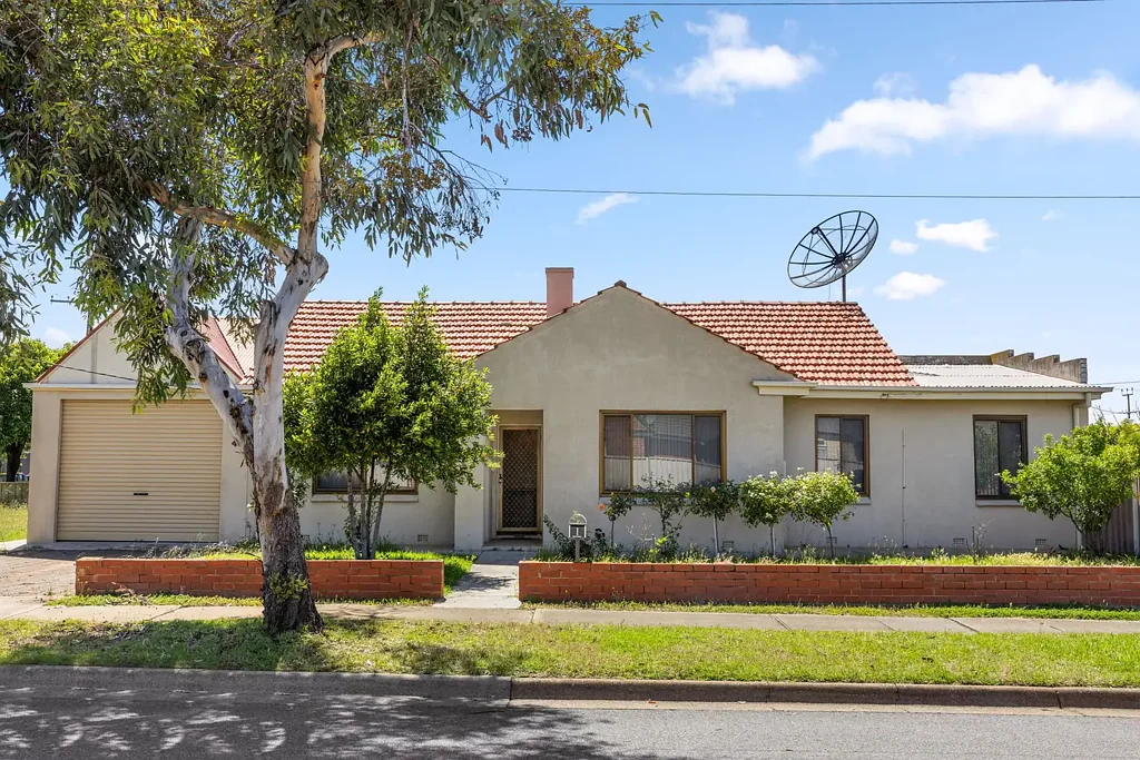 1 Arooma Street, Findon, SA 5023