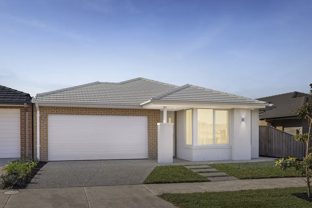 Sunbury 4 Bedroom Brand new & Beautifully Upgraded Family Living !