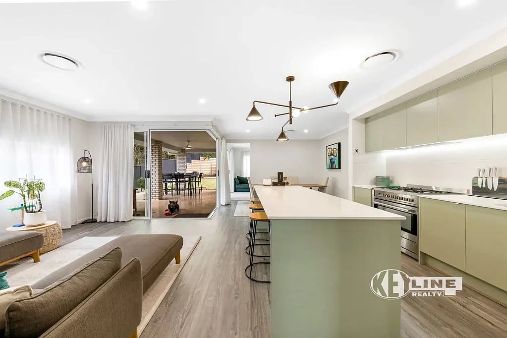 Burnside 4Kwarto Burnside Brilliance - You Need To See It To Believe It! Stylish, Spacious & Move-In Ready