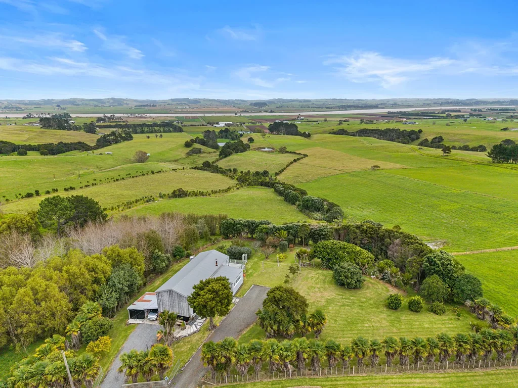 Dargaville Surrounds Studio-style living on 10.4 hectares