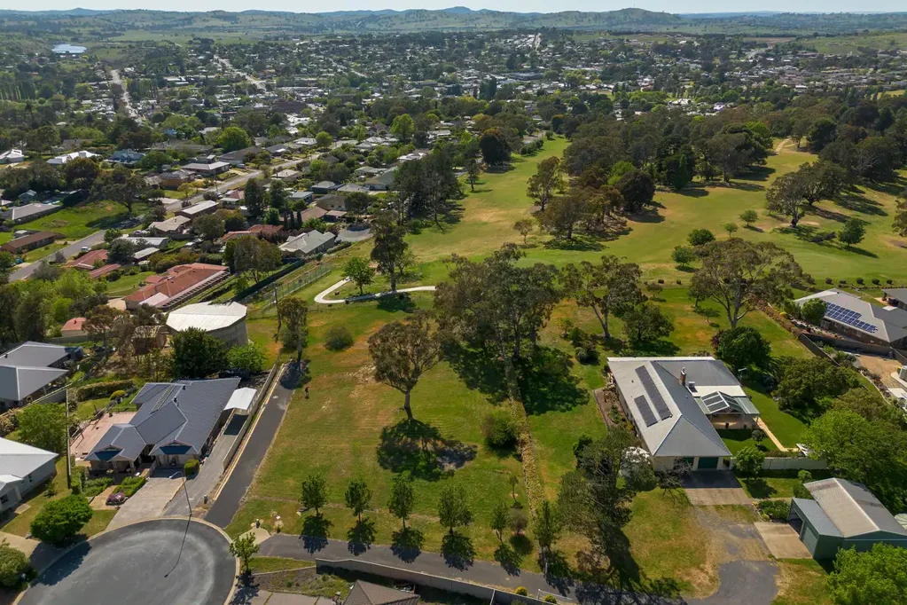 Yass Superb Block of Land, Excellent Outlook, Relatively Flat. Land Only.