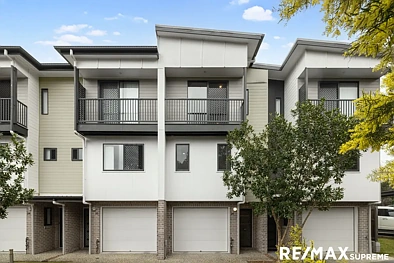 Everton Hills 3 Bedroom Contemporary Townhouse in Boutique Bunya Heights – Stylish Living Only 13km from Brisbane CBD
