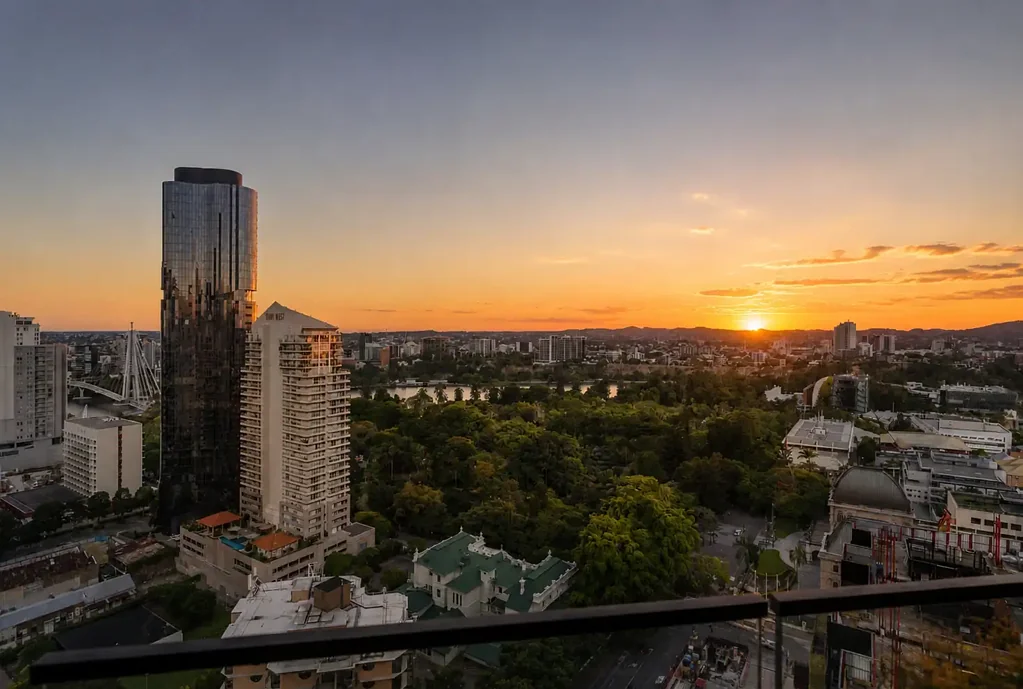Brisbane City 1房 全景河景花园 19层精装单卧 Bosch电器 高端设施 安全礼宾 中心地段 Perfect First Home in Queens Wharf Residences Level 19 &  Great Value !