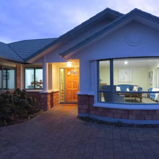 Rangatira Park 4房  Majority Brick and Double glazed in Rangatira Park