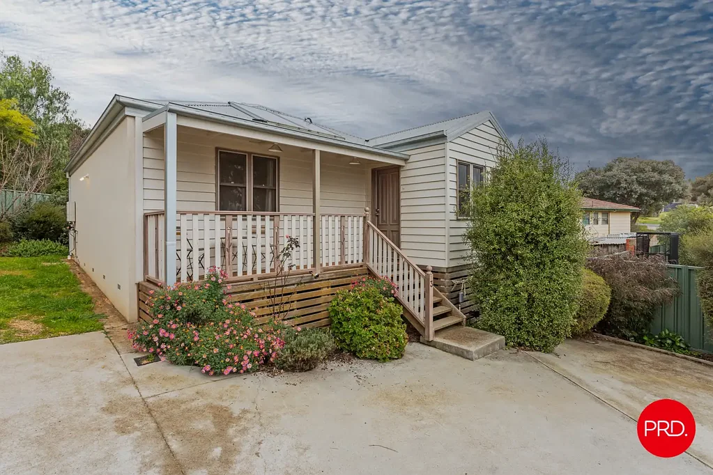 Castlemaine 2 Bedroom Easy to maintain & ready to go!