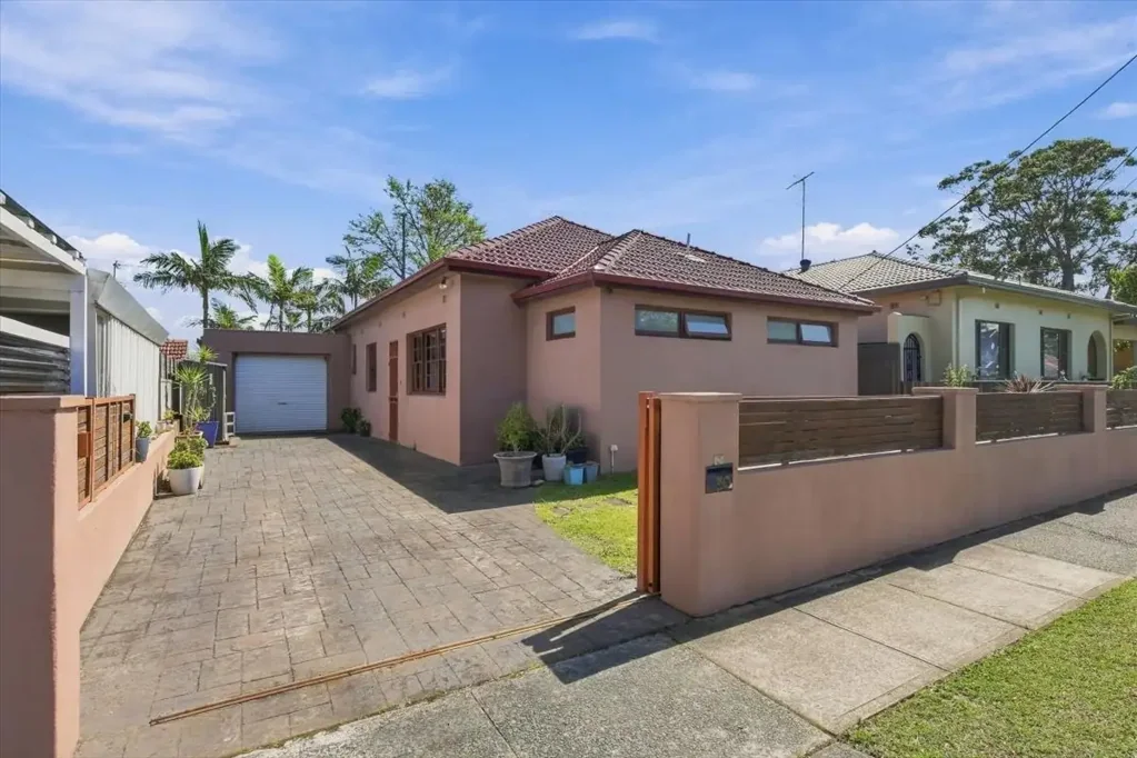 Pagewood 4ਬੈੱਡਰੂਮ Freestanding Family Home in a Parkside Setting on approx. 470sqm