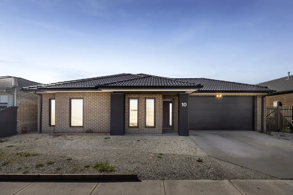 Diggers Rest 3 Bedroom The Perfect Blend of Space & Functionality