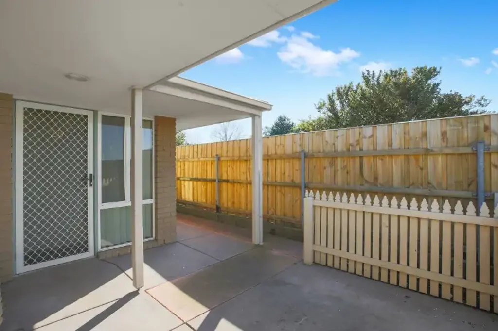 Secure 1-Bedroom Unit in the Heart of Moe