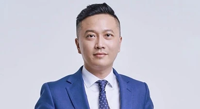 从外卖小哥到优秀房产中介：他如何成为华人销冠？