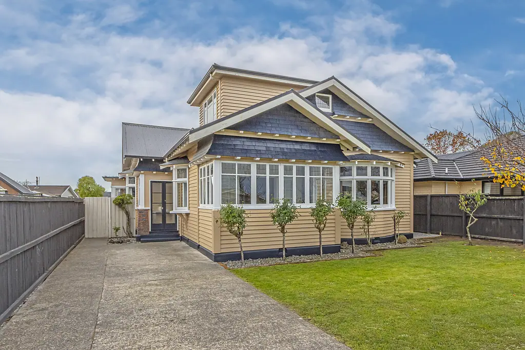 Spreydon 4房  UNDER OFFER Charming, Spacious and Secure