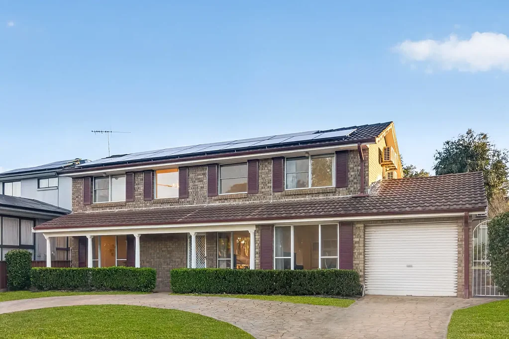 Kings Langley 4房 占地 714 平方米方正地块，适合家庭居住并具备祖母房潜力 Clear 714sqm Block with Family Living and Granny Flat Potential