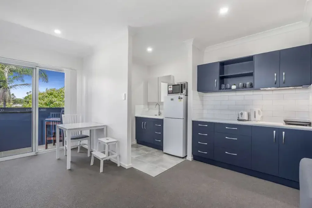 FURNISHED STUDIO APARTMENT