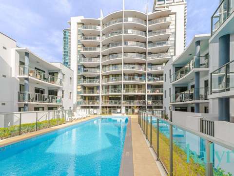 The Heart of the City! Unfurnished 2 Bedroom, 2 Bathroom Apartment