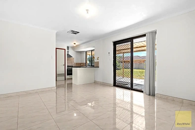 ਰਹਿਣ ਵਾਲਾ ਕਮਰਾ - 4 Walker Place, Gosnells, WA 6110