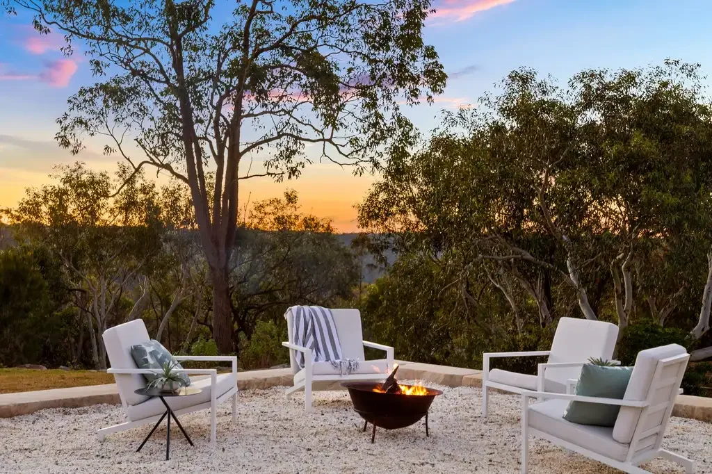 Duffys Forest 4Kwarto Modern Acreage Living in Duffys Forest - 4.1 Acres of Privacy, Style and Endless Sunsets