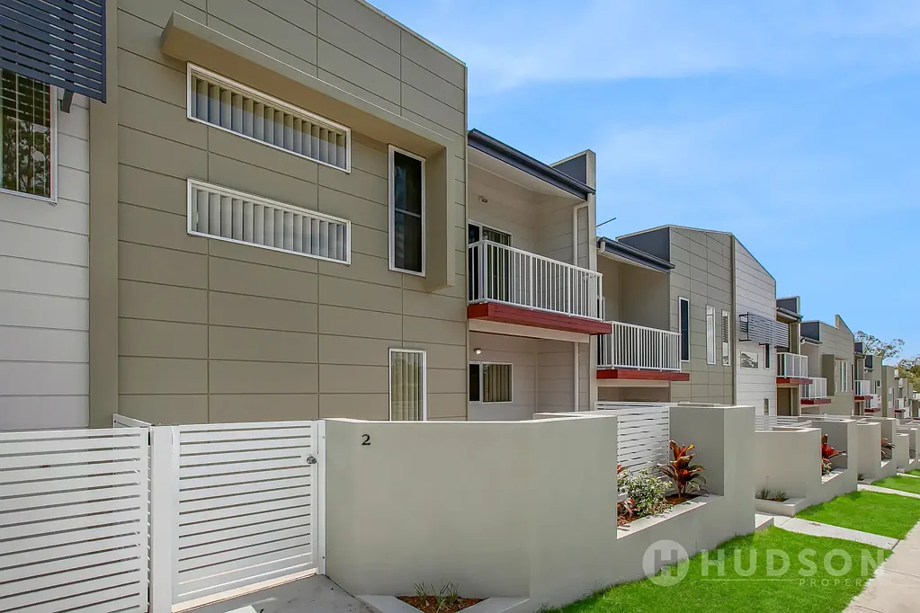 Mcdowall 3 Bedroom ENTRY LEVEL BUYING - MCDOWALL - LARGE FAMILY FRIENDLY TOWNHOUSE, 10KM TO BRISBANE CBD.