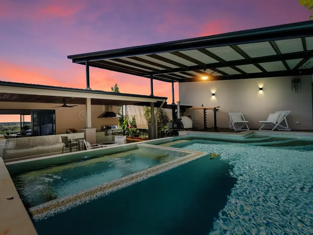 Redlynch 5બેડરૂમ A Tropical Masterpiece of Luxury and Lifestyle in Redlynch Rise