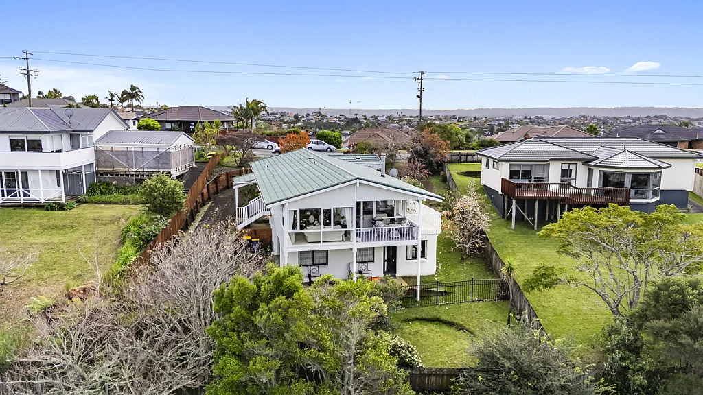 109 Luckens Road, West Harbour, Waitakere City, Auckland
