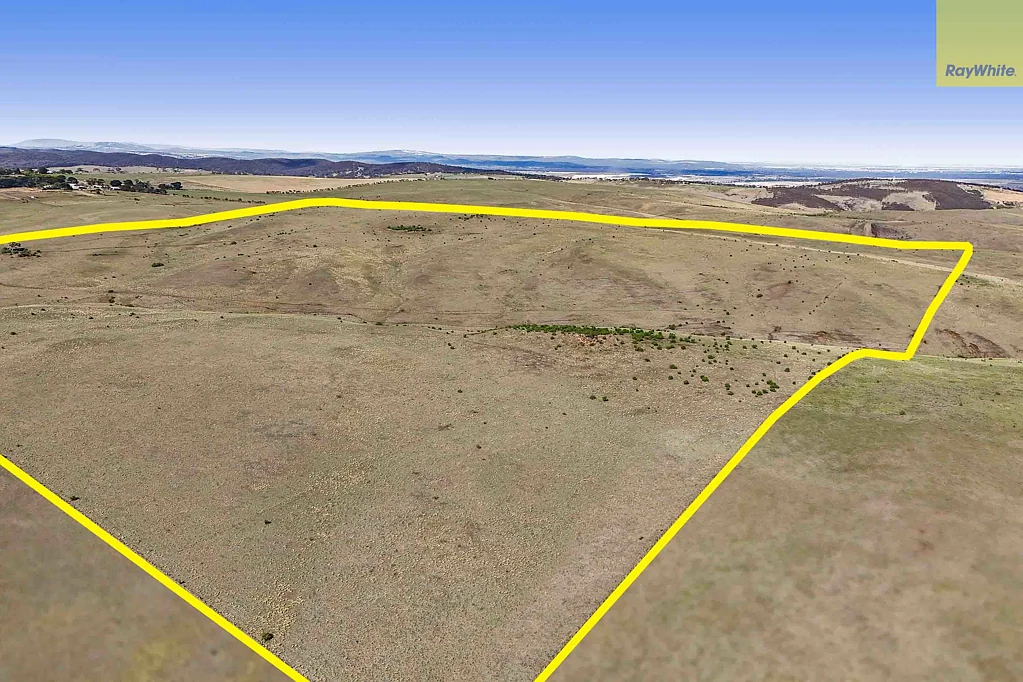 Myrniong RARE FARMING OPPORTUNITY ON 166 ACRES
