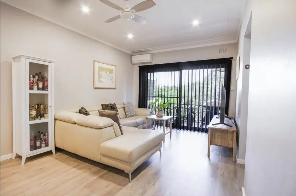 Kogarah 2部屋 Immaculate, Fully Renovated Apartment in Boutique Block of Only 8!