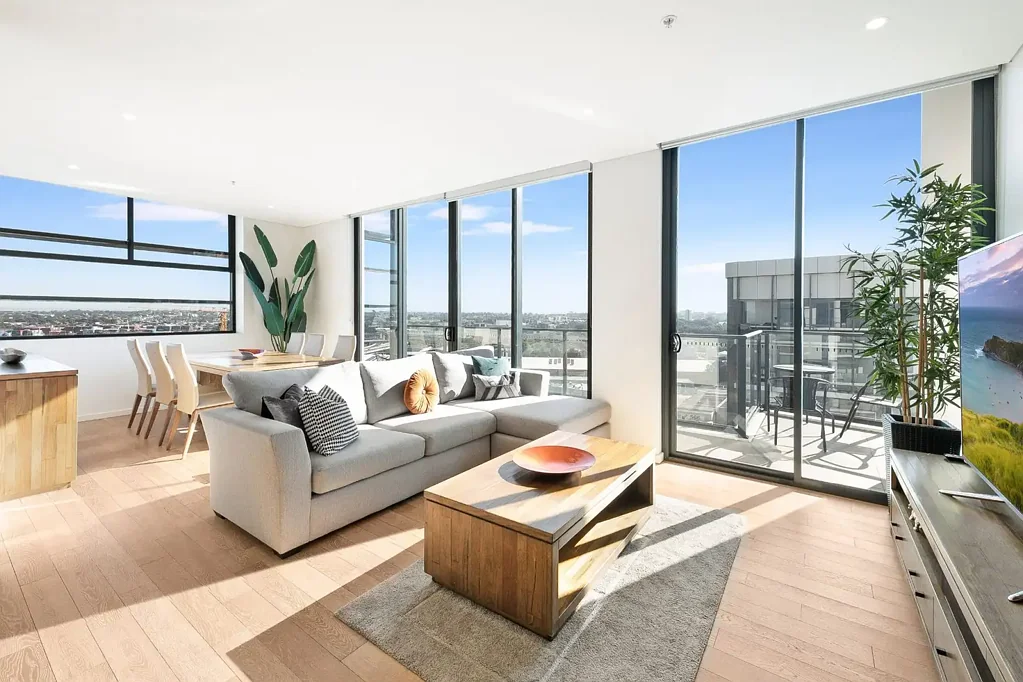 Mascot 3Zimmer Top Floor Luxury with Panoramic City Views in the Prestigious 'Esprit' Development