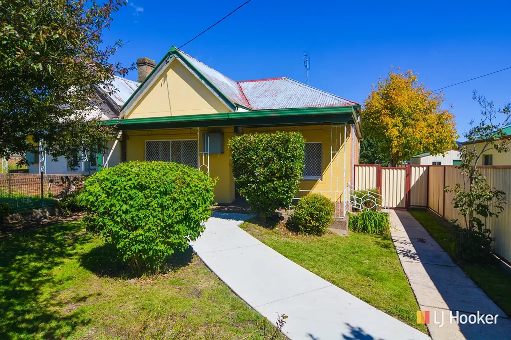 Lithgow 3房  A Classic Full Brick Semi