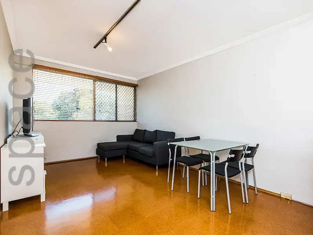 Furnished 1 bedroom unit in Claremont central