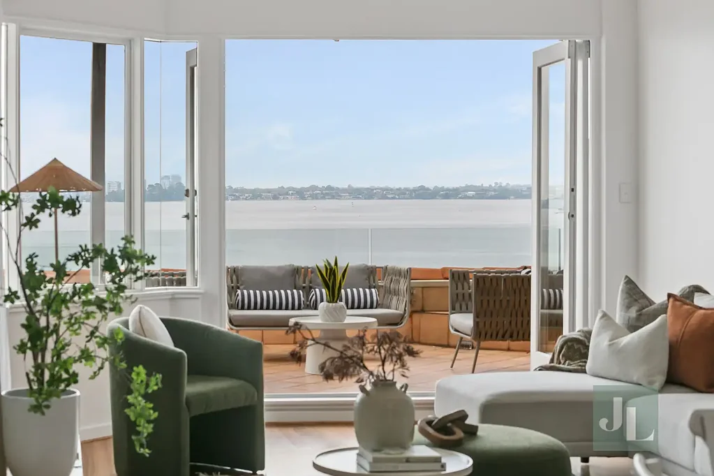 Crawley 3ห้องนอน Exclusive Riverside Townhouse