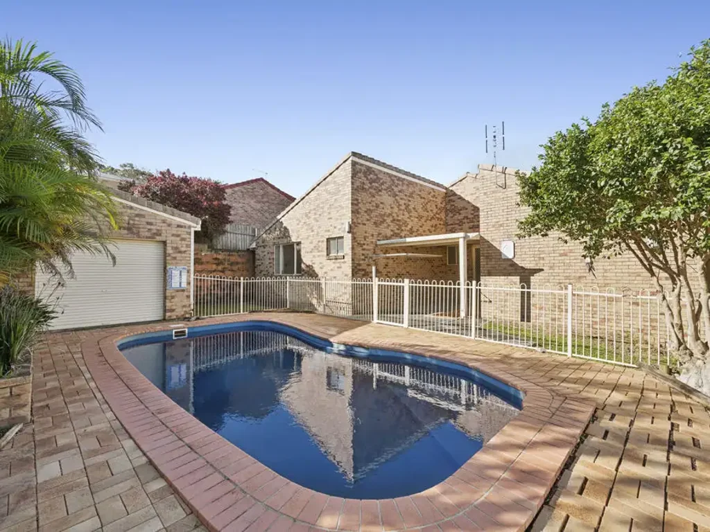 North Boambee Valley 3બેડરૂમ Elevated Family Home with Views, Pool & Privacy...