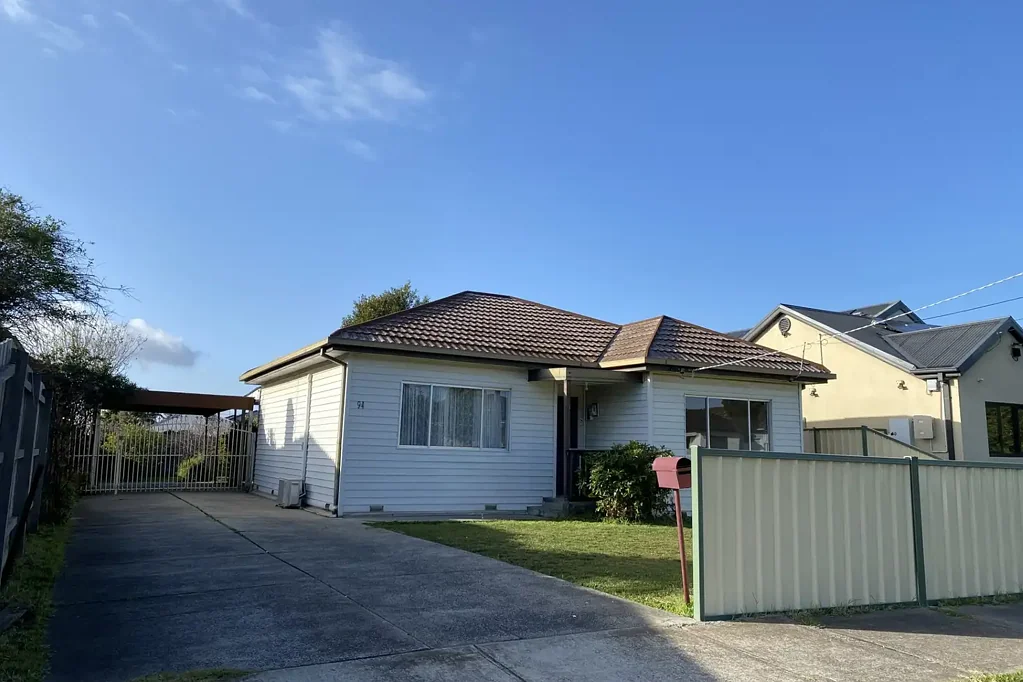 Charming Weatherboard Retreat in a Prime Location