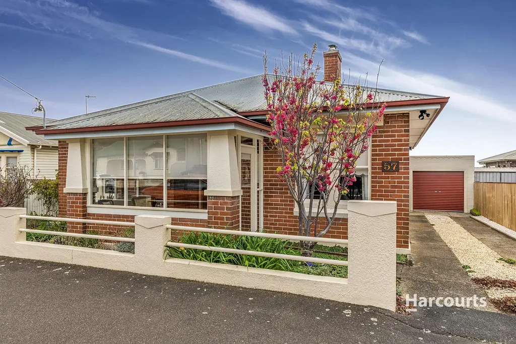 South Burnie 2 Slaapkamer Original Charm. Easy Living. Ready to Move In.