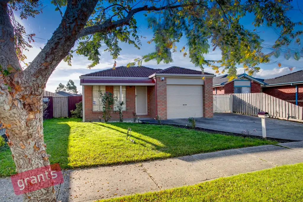 3 BEDROOM HOME IN NARRE WARREN SOUTH!
