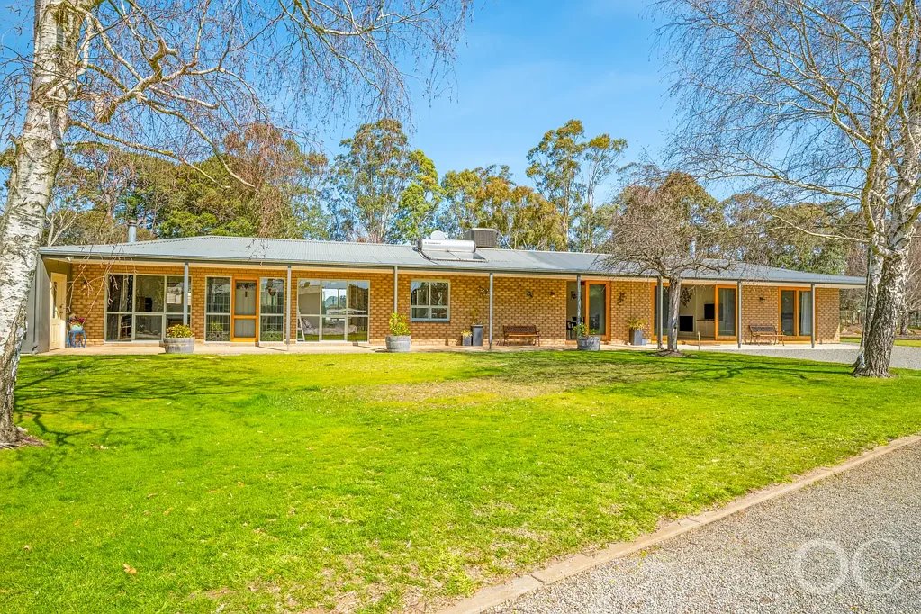 Yundi 3 Slaapkamer Open the Door to Silver Gums, a 6 Acre Country Escape