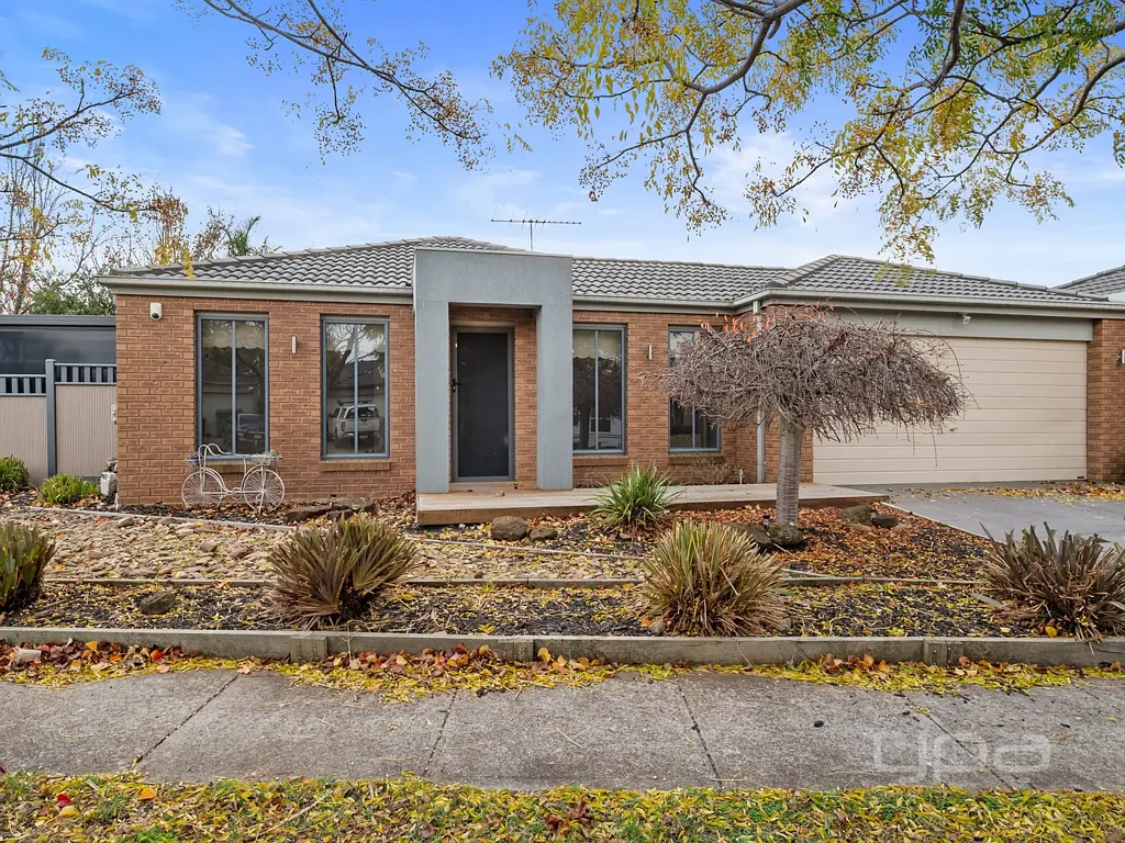 10 Sherwood Place, Melton West, VIC 3337