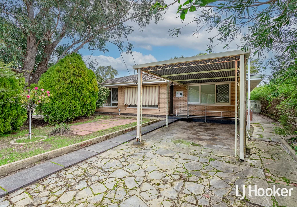 15 Arnott Court, Kelmscott, WA 6111
