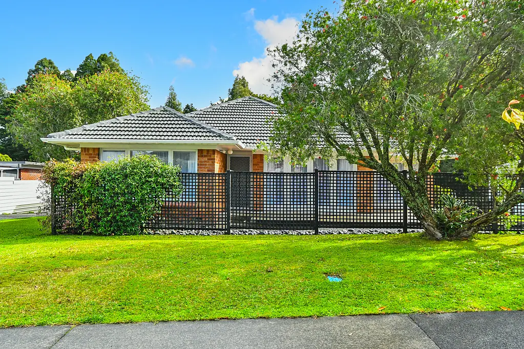 18 Walpole Avenue, Hill Park, Manukau City, Auckland